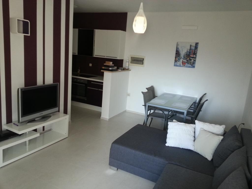 Apartment Tara Sumartin Bilik gambar