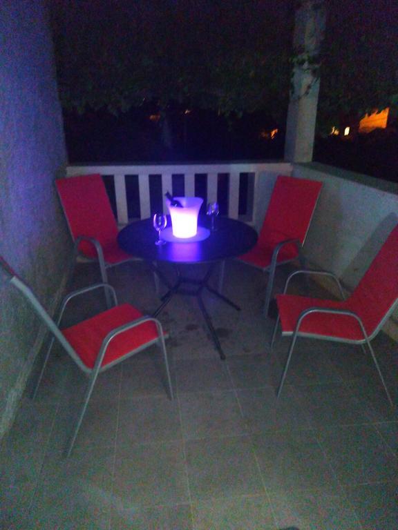 Apartment Tara Sumartin Luaran gambar